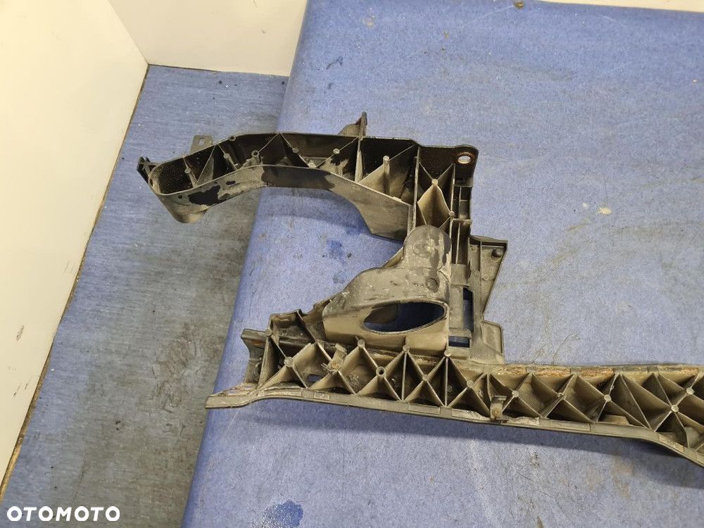 MERCEDES-BENZ VITO W639 PAS PRZEDNI 646.983 - 9
