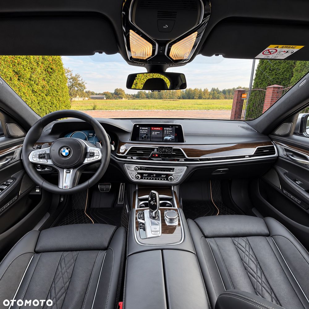 BMW Seria 7 M760Li xDrive - 9