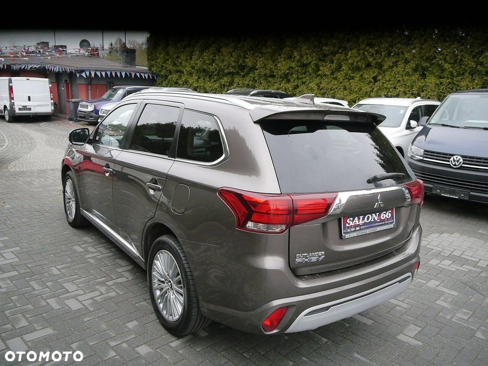 Mitsubishi Outlander - 6