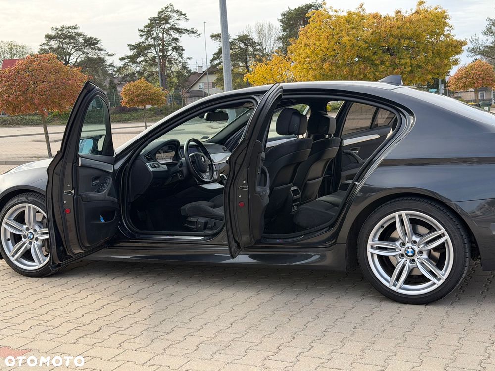 BMW Seria 5 525d - 15