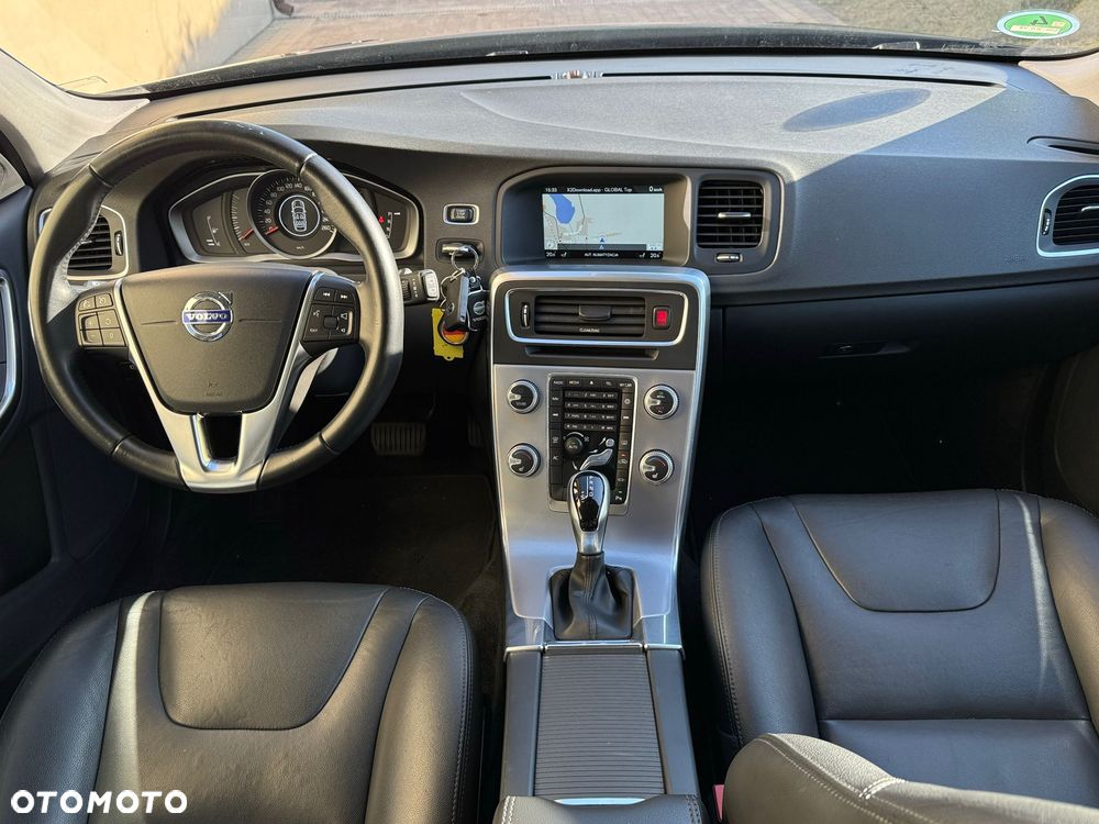 Volvo V60 Cross Country D3 Geartronic Kinetic - 10