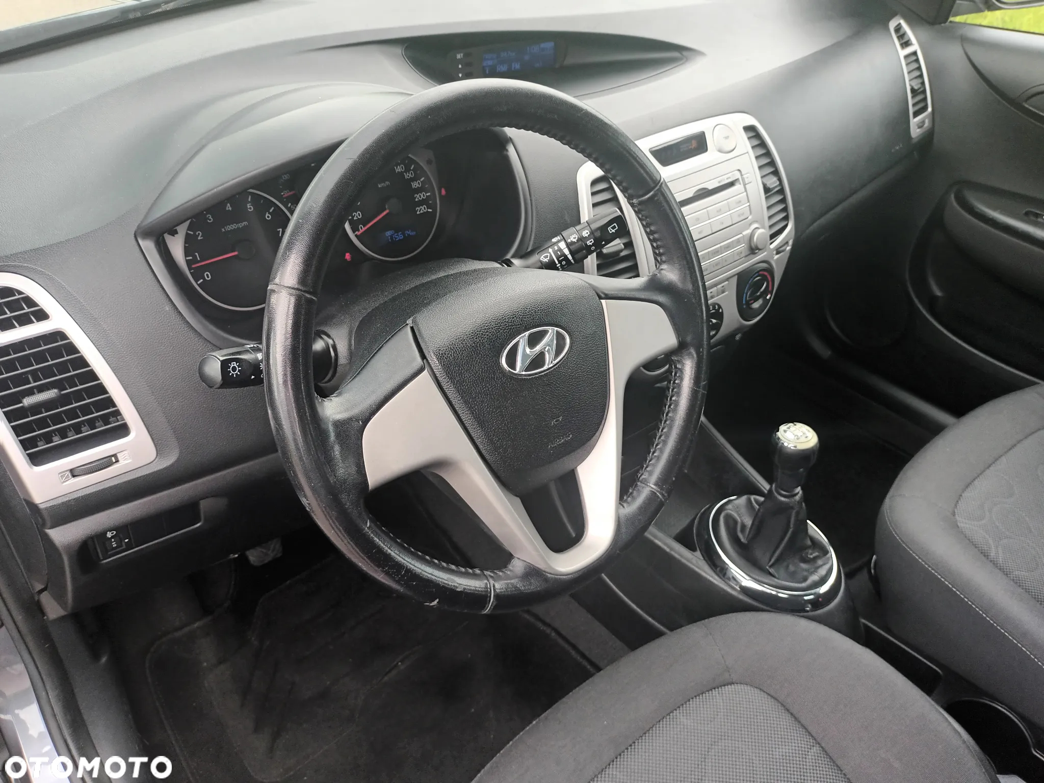 Hyundai i20 - 24