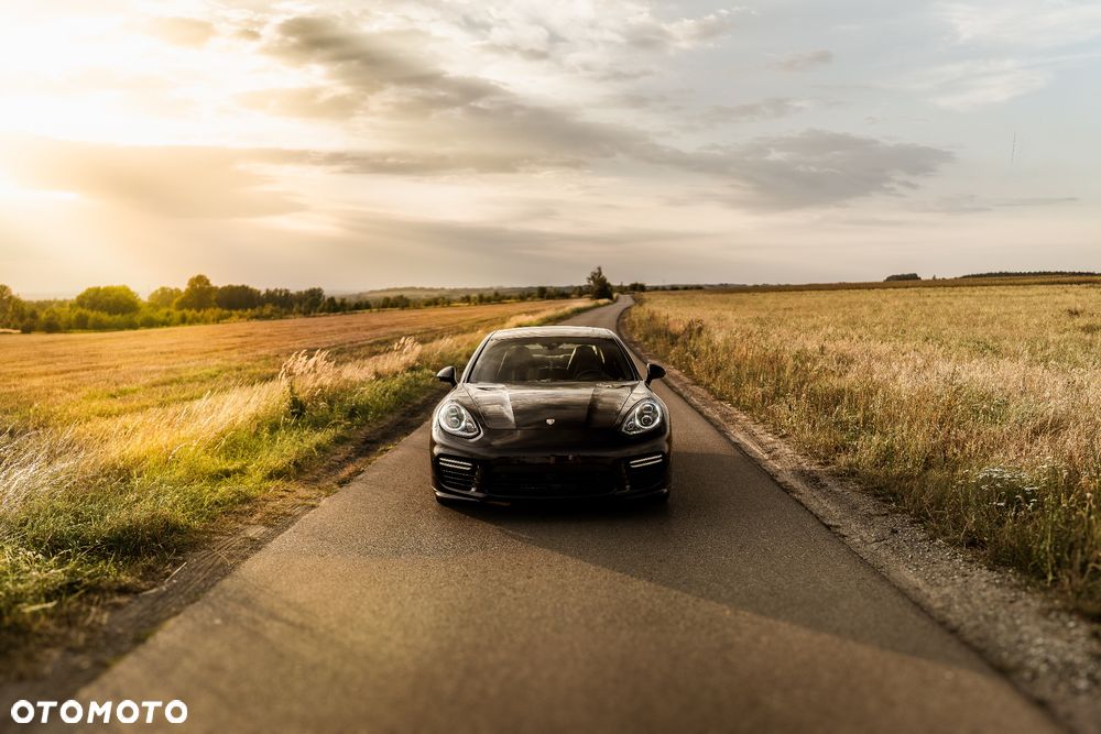 Porsche Panamera Turbo Executive - 2
