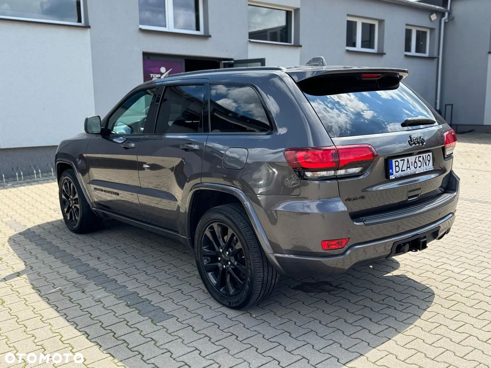 Jeep Grand Cherokee - 18