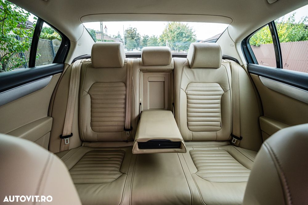 Volkswagen Passat - 8