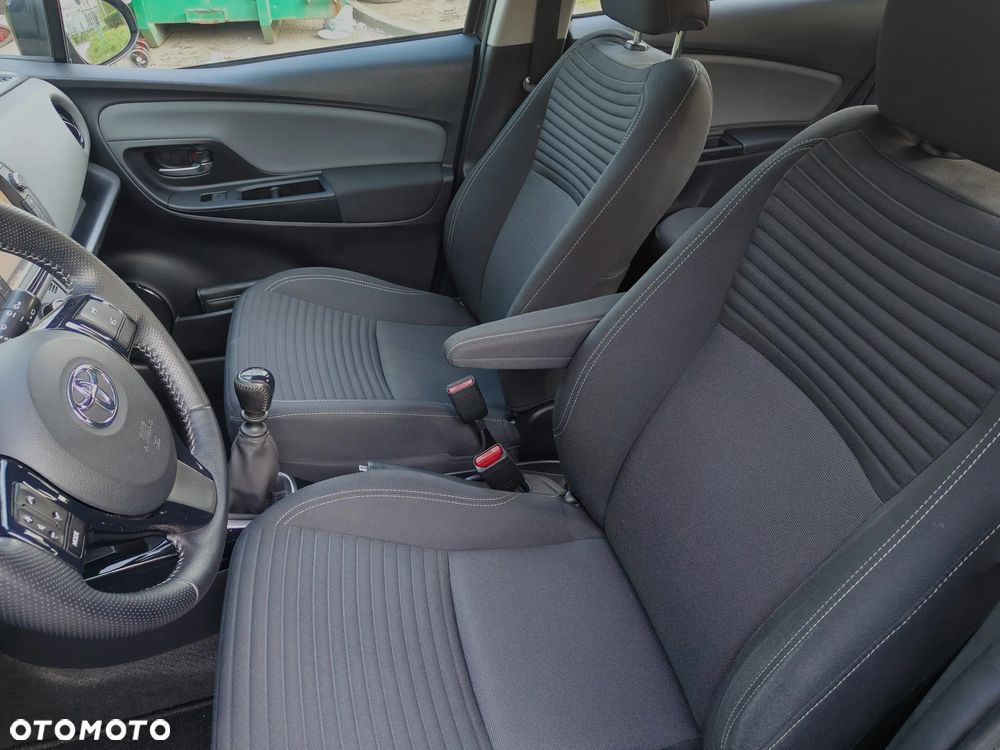 Toyota Yaris 1.33 Business Edition - 24