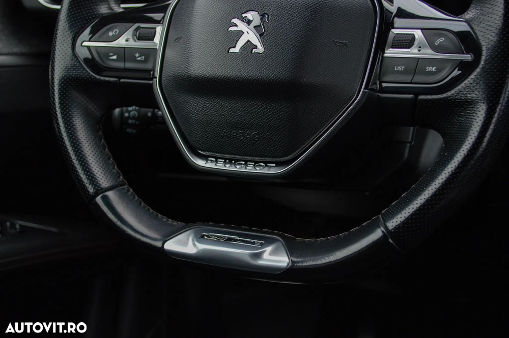 Peugeot 3008 1.2 PureTech Turbo S&S Allure - 36