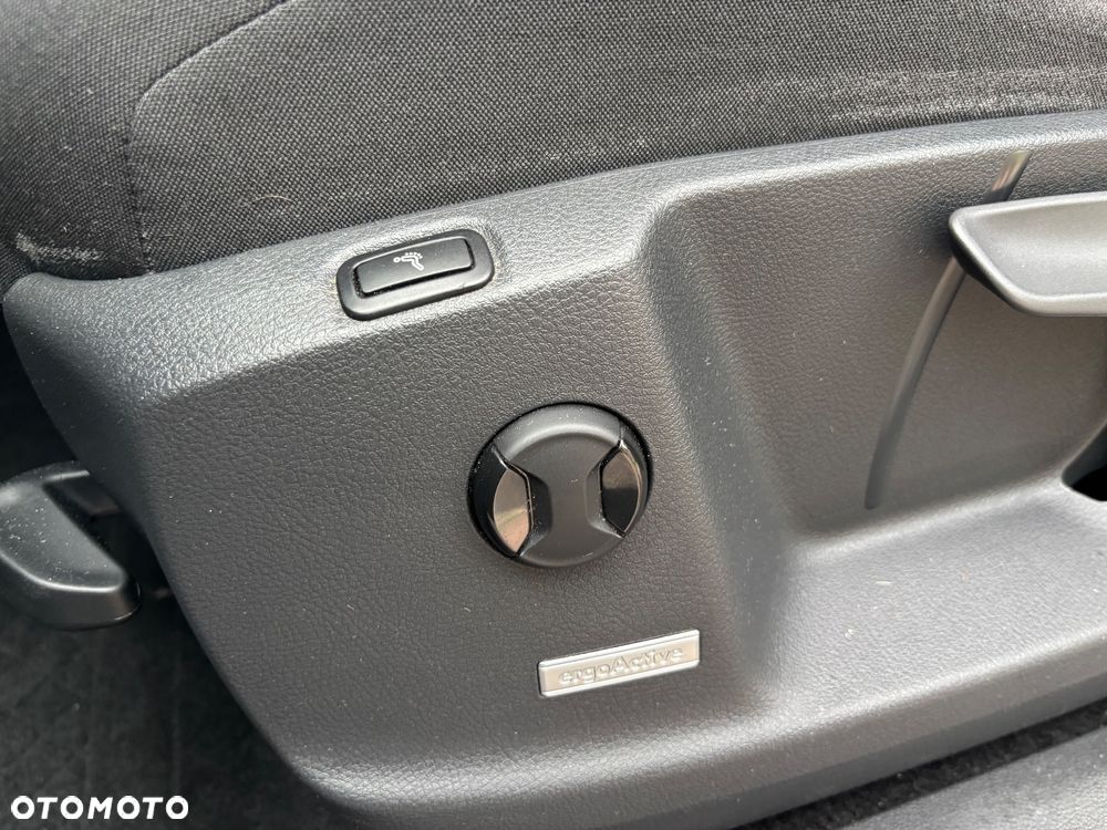 Volkswagen Touran 2.0 TDI SCR DSG Highline - 18