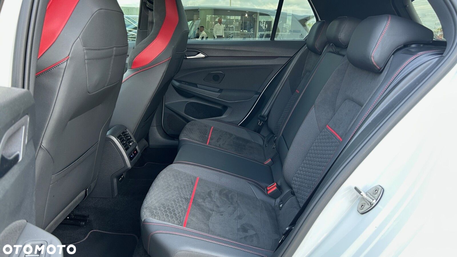 Volkswagen Golf - 12