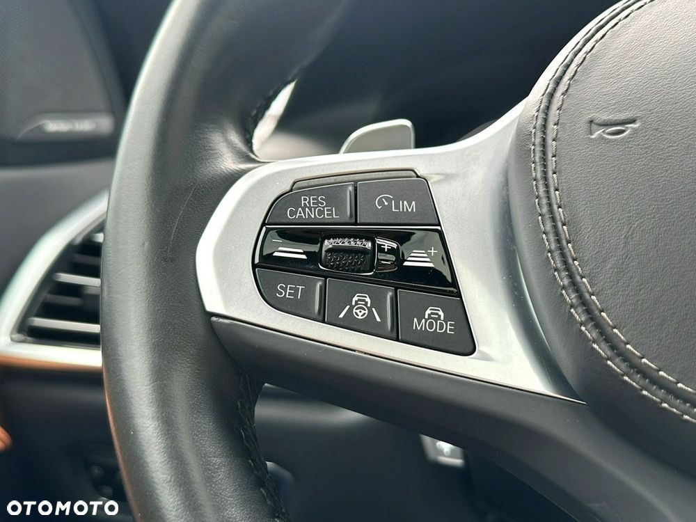BMW X7 M50i sport - 35