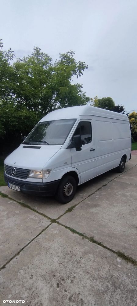 Mercedes-Benz Sprinter - 1