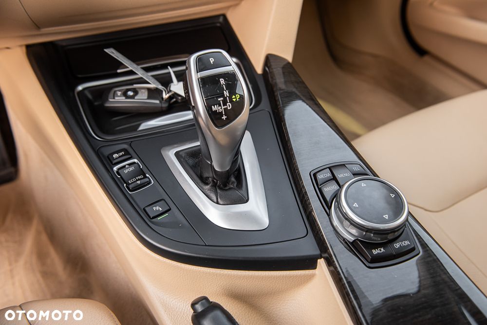 BMW 3GT 320d xDrive Luxury Line - 26