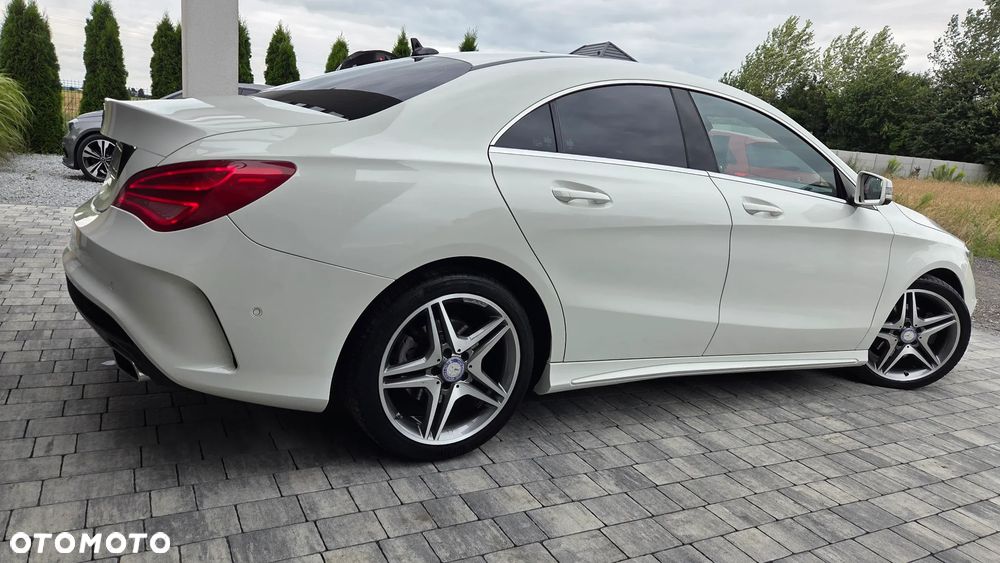 Mercedes-Benz CLA 180 7G-DCT AMG Line - 17