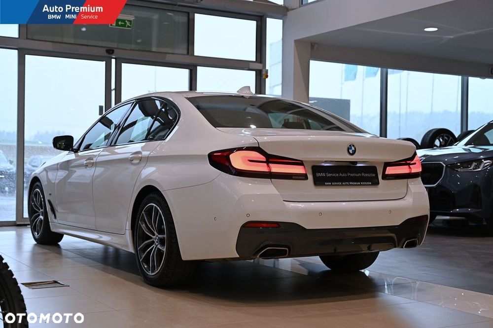 BMW Seria 5 520i mHEV - 21