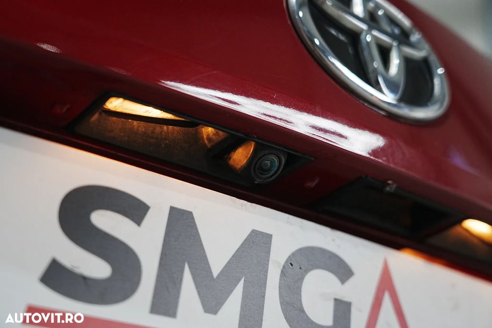 Toyota Corolla 2.0 HSD Exclusive Plus GR Sport Bi-Tone - 16