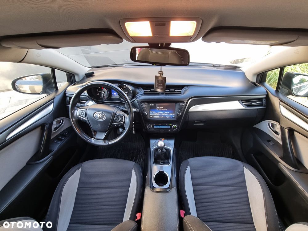 Toyota Avensis 2.0 D-4D Premium - 15