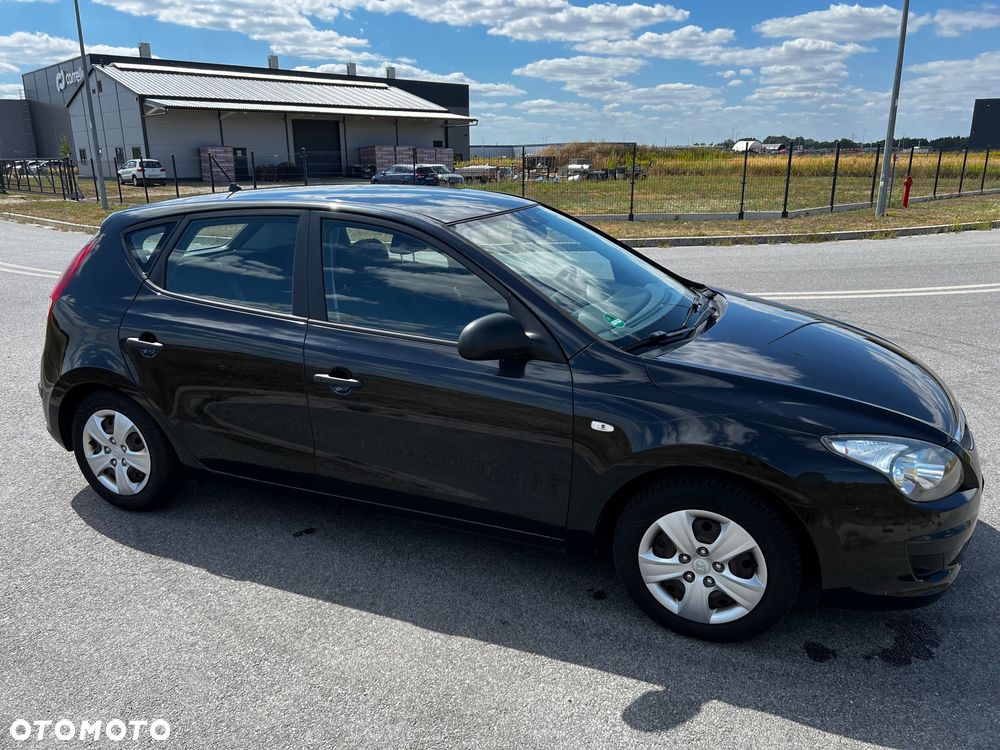 Hyundai i30 1.4 Classic + - 10