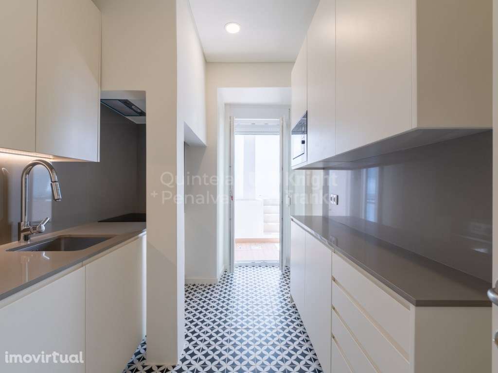 Apartamento T3+1 em zona nobre de S. Vicente. - Grande imagem: 5/29