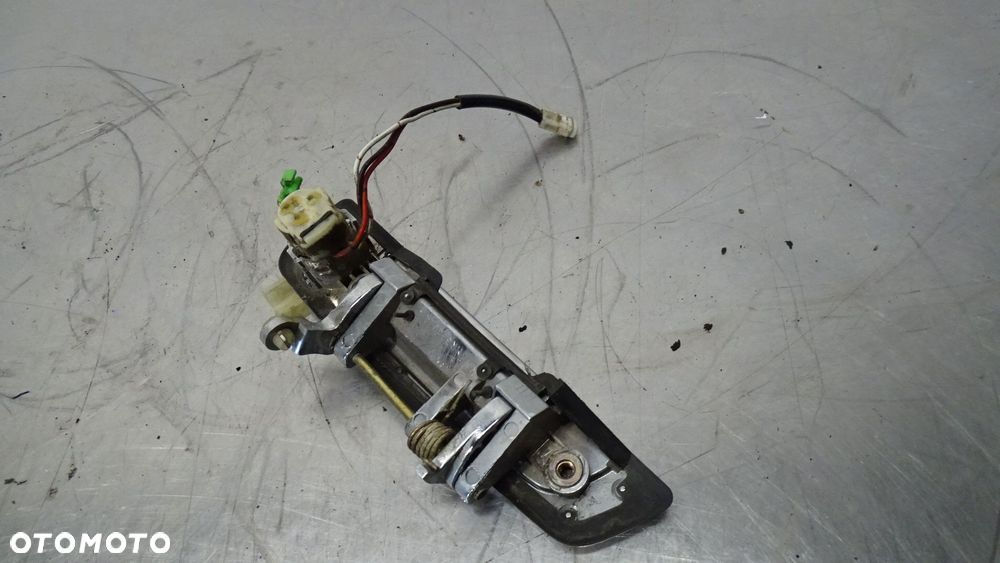 KLAMKA ZEWNĘTRZNA PRAWY PRZÓD MITSUBISHI PAJERO PININ 2.0 MR384674 - 2