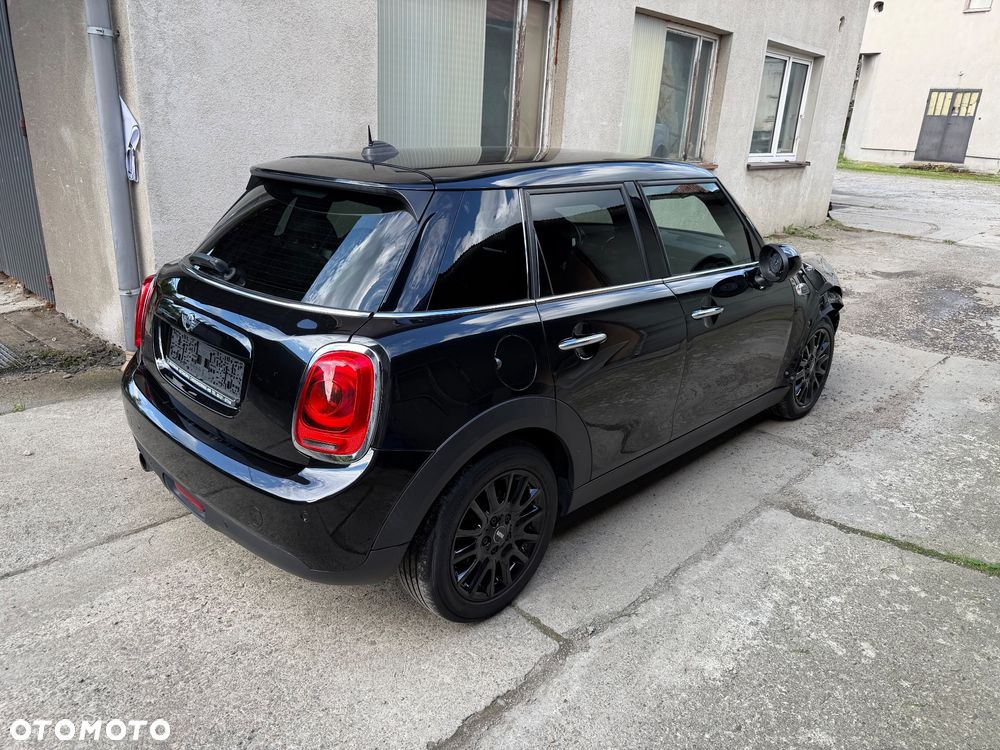 MINI Cooper Seven Chili - 29
