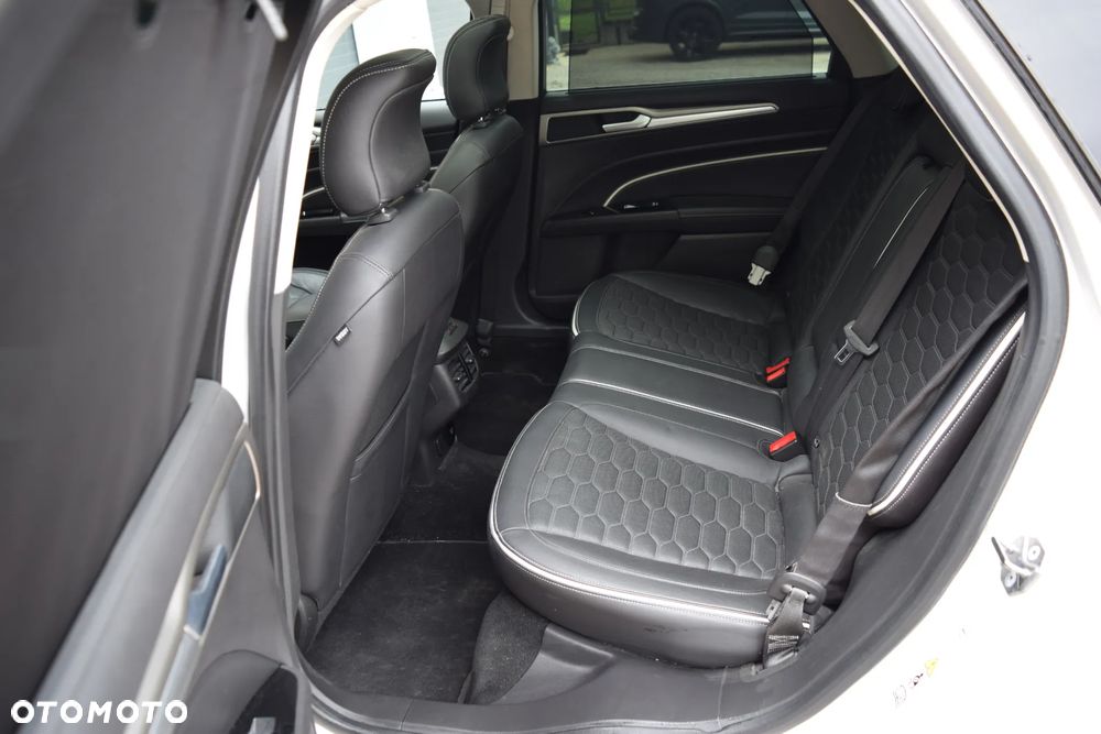 Ford Mondeo 2.0 EcoBoost STart-Stopp Autom Vignale - 33