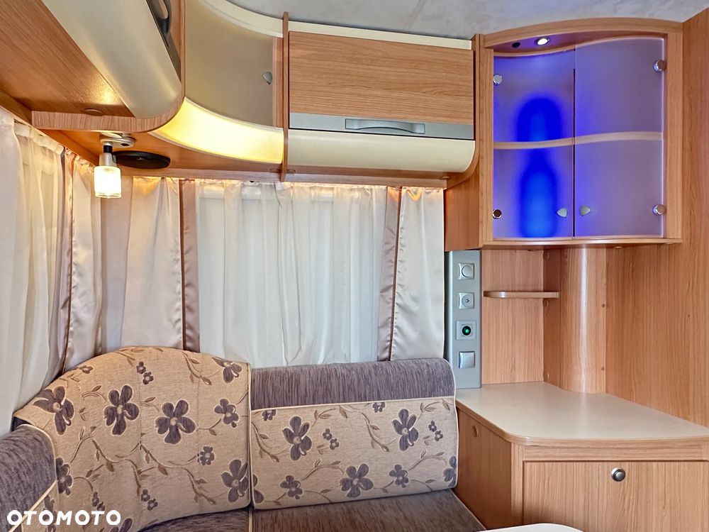 Adria ADORA 472 LU z napędem i markizą ze ścianami.  DMC 1300 - 17