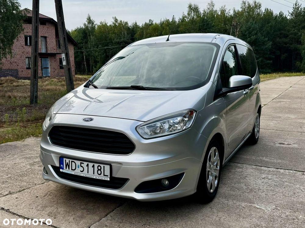 Ford Tourneo Courier 1.5 TDCi Titanium - 4