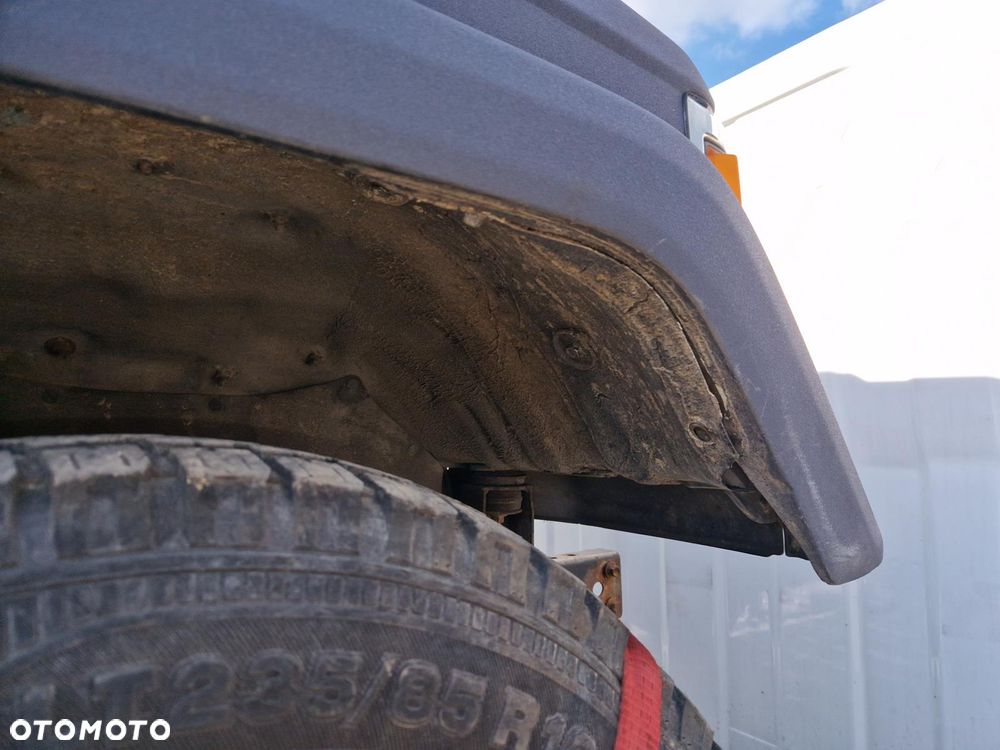 Toyota Land Cruiser LJ70 Turbo - 12