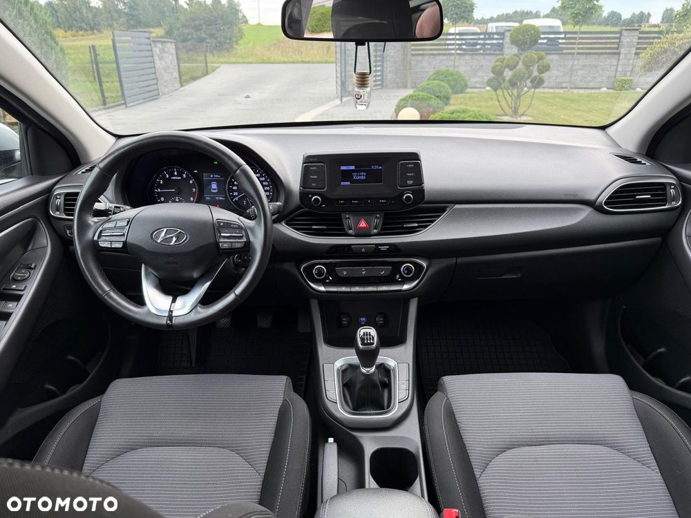 Hyundai i30 1.5 DPI Classic + - 14