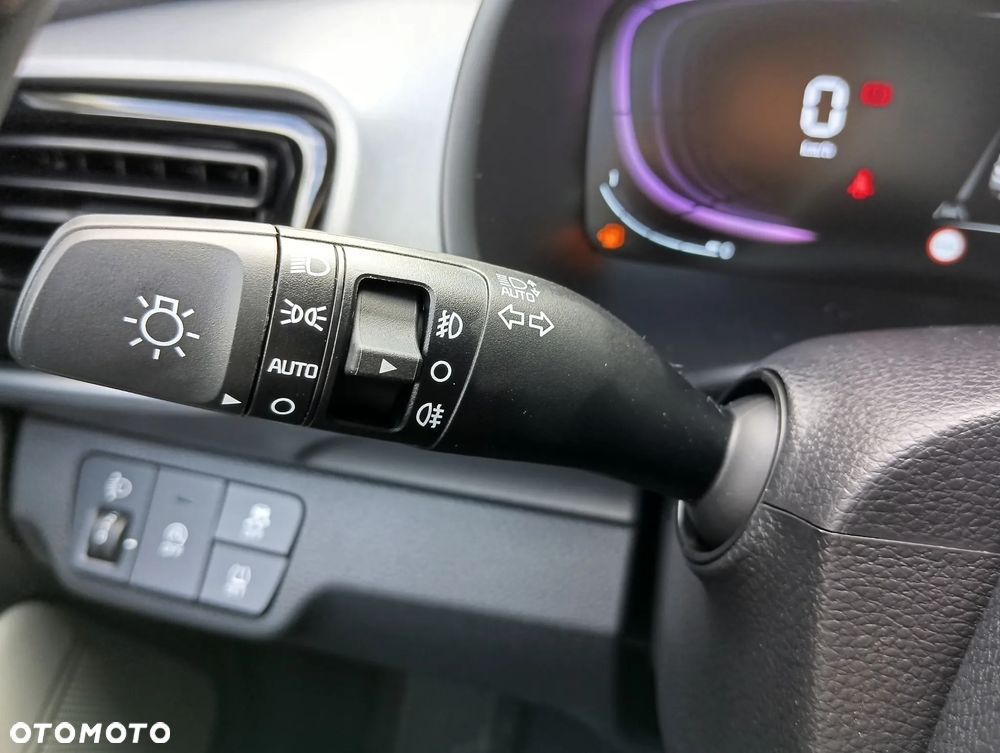 Kia Stonic 1.2 L - 24