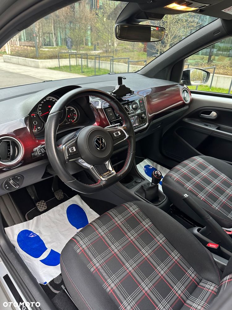 Volkswagen up! 1.0 TSI GTI - 18