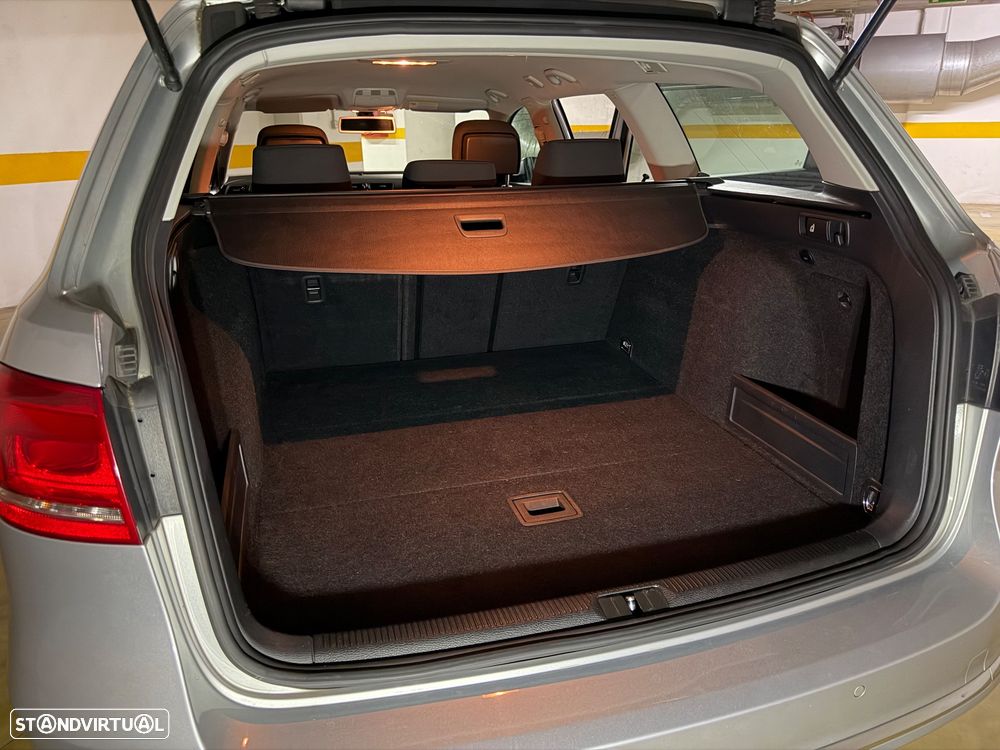 VW Passat Variant 2.0 TDI Highline - 14