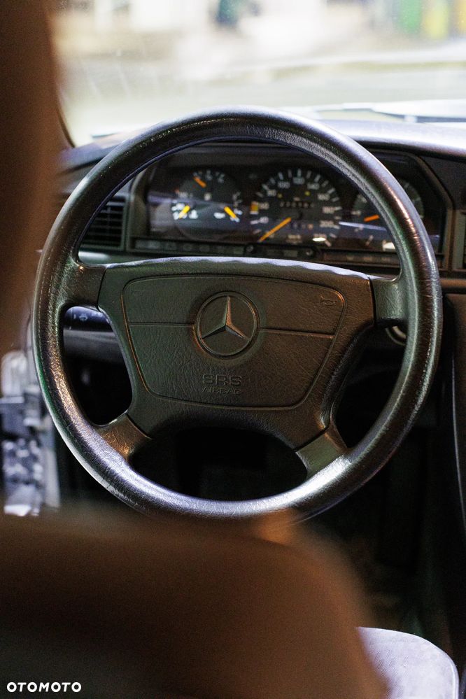 Mercedes-Benz W201 (190) - 8