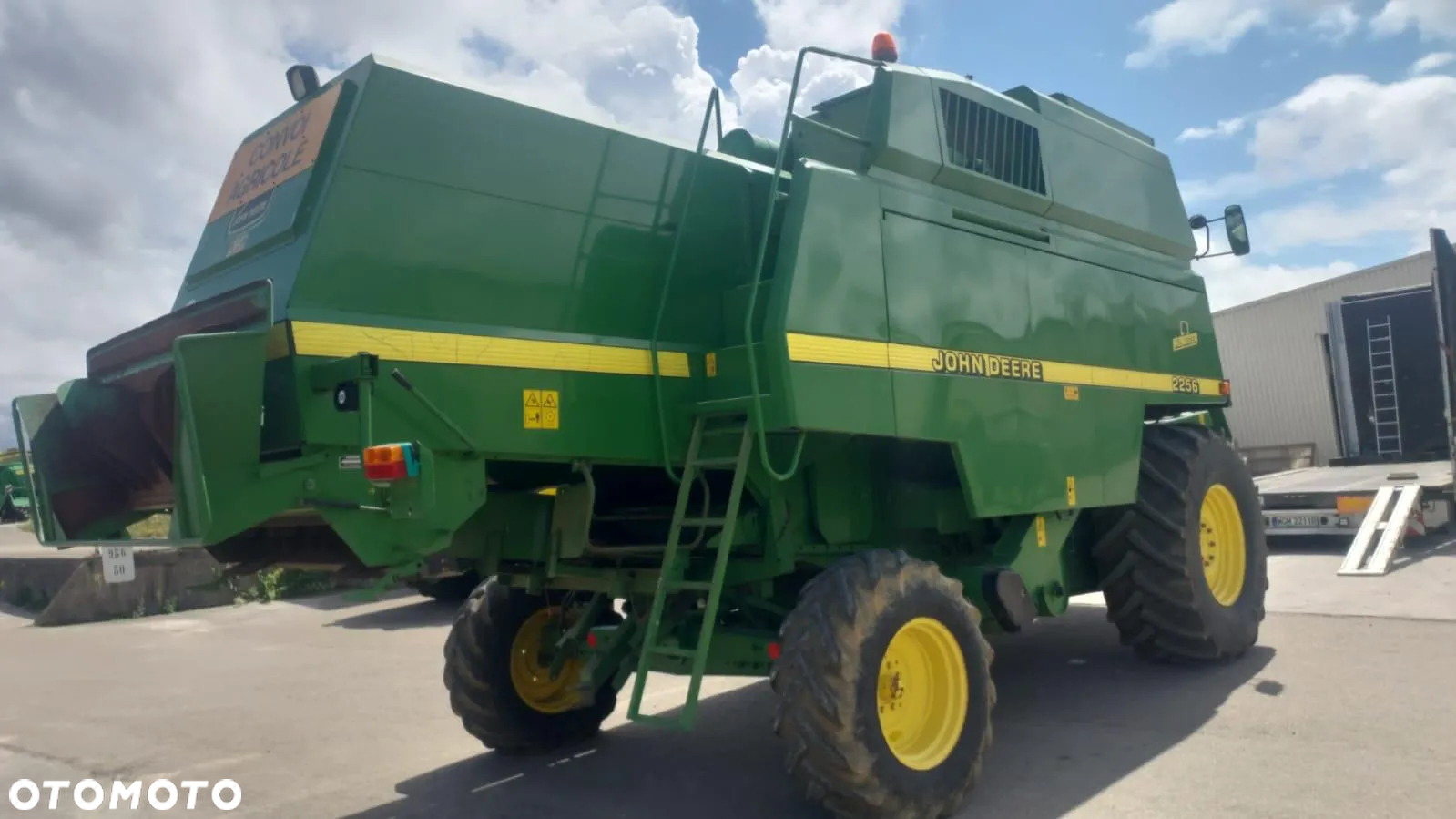 John Deere 2256 HillMaster - 2