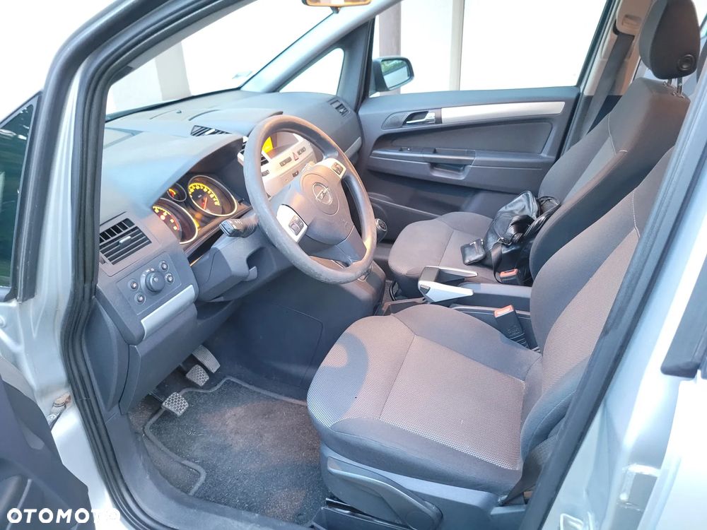 Opel Zafira 1.8 Essentia - 12