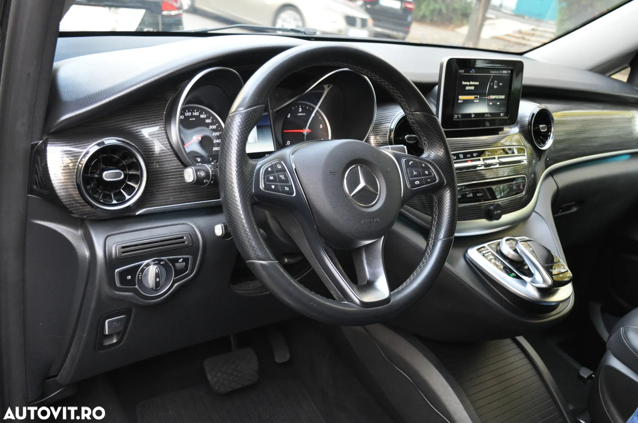 Mercedes-Benz V 220 d Combi Extra-Lung 163 CP AWD 9AT AVANTGARDE - 11