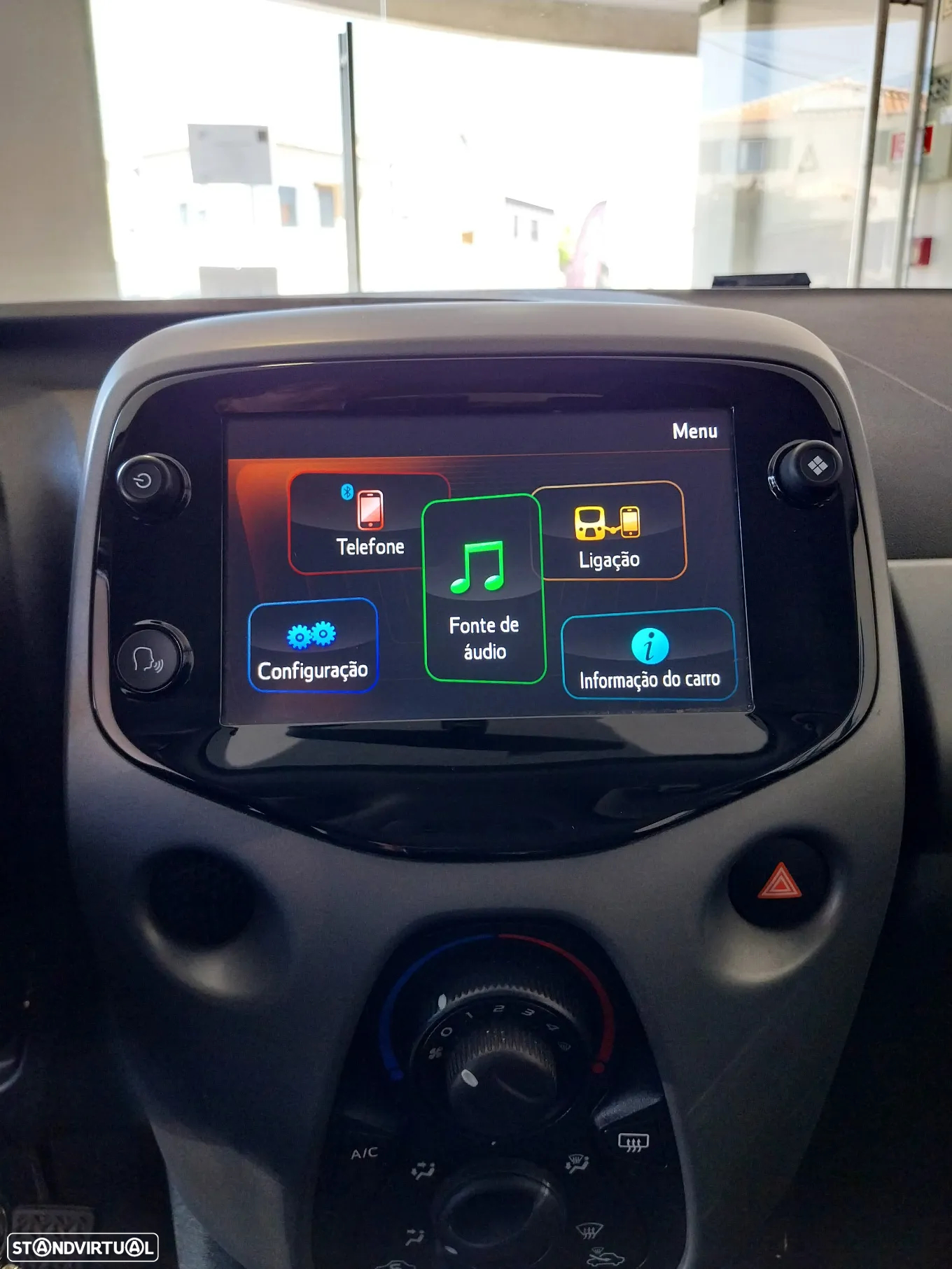 Toyota Aygo 1.0 X-Play+X-Touch - 10
