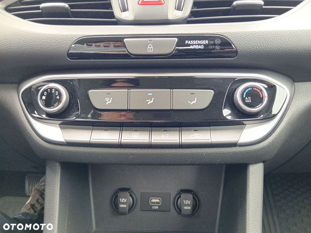 Hyundai i30 1.0 T-GDI Classic + DCT - 22