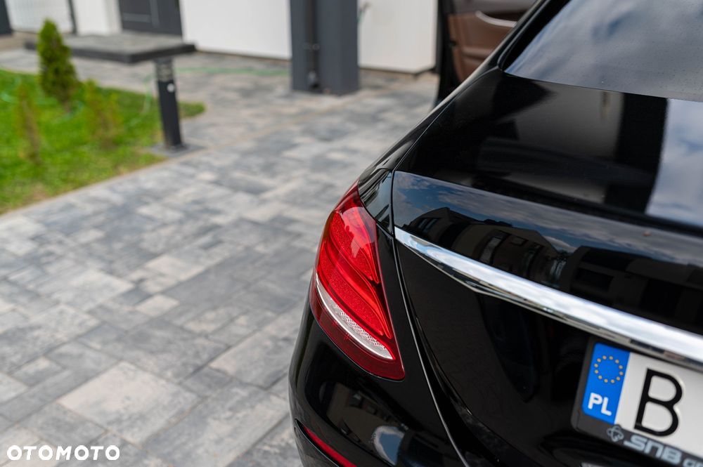 Mercedes-Benz Klasa E 220 d 9G-TRONIC - 13