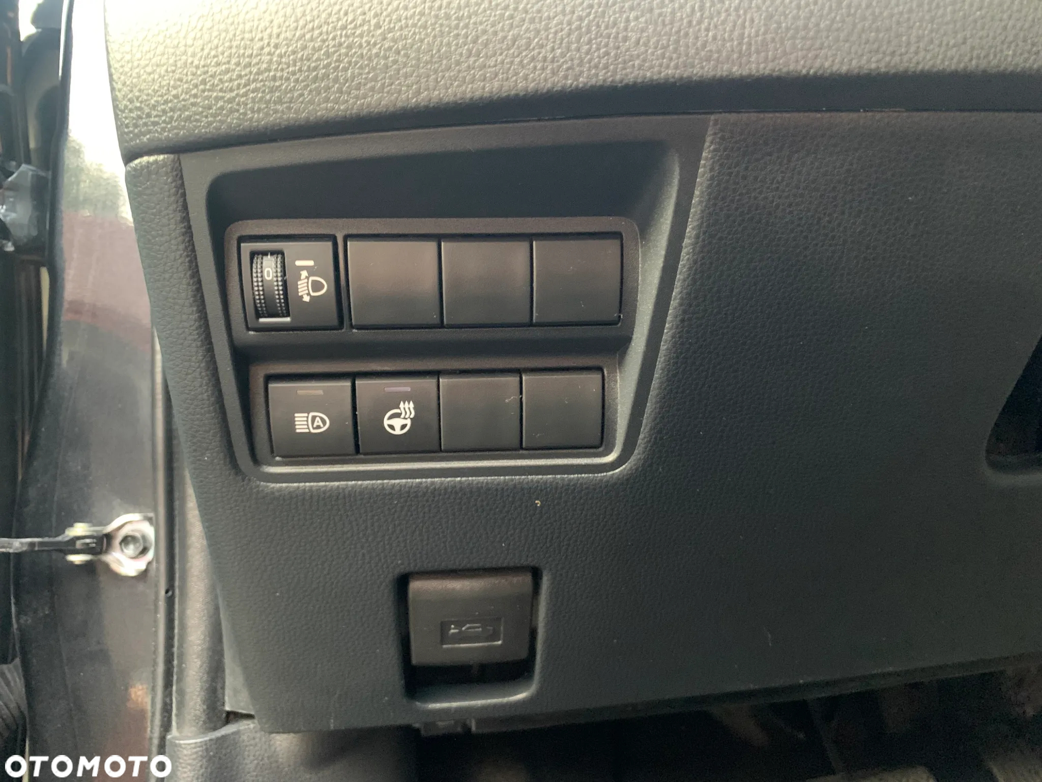 Toyota Yaris Hybrid 1.5 Executive - 28