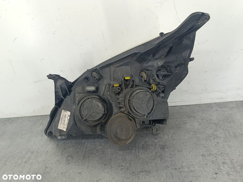 LAMPA PRZÓD PRAWA OPEL VECTRA C FL 93179915 89312285  VALEO - 3
