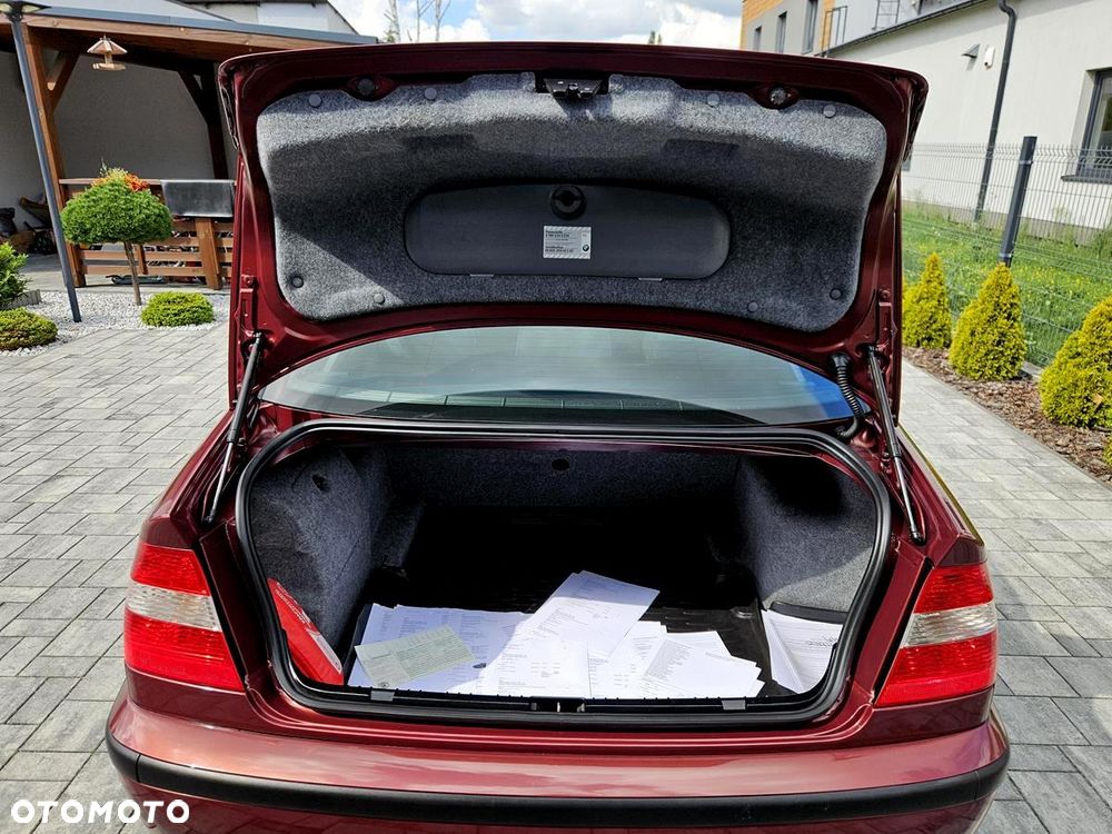 BMW Seria 3 330i Edition Exclusive - 27
