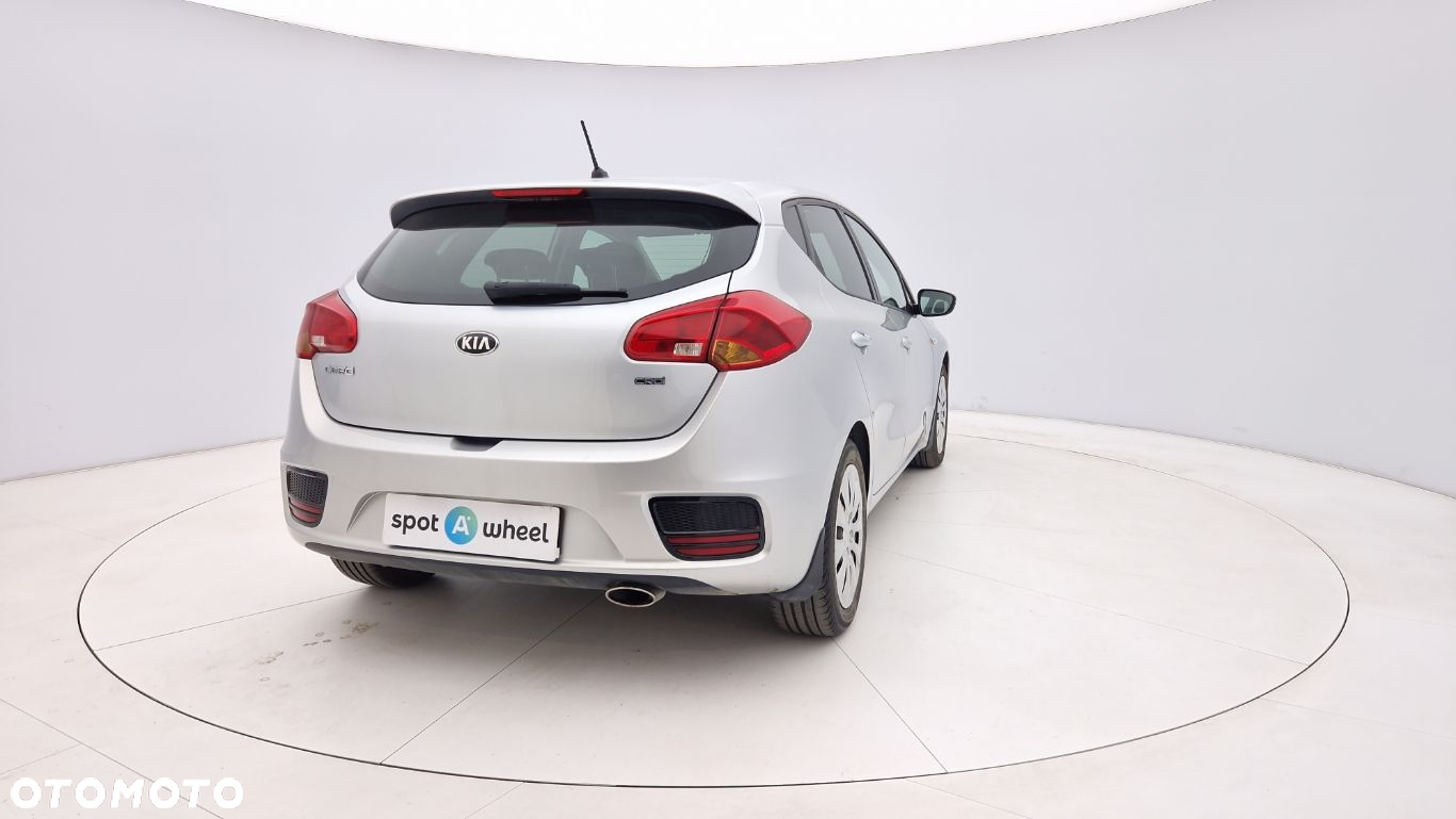 Kia Ceed Cee'd 1.4 CRDi M - 6