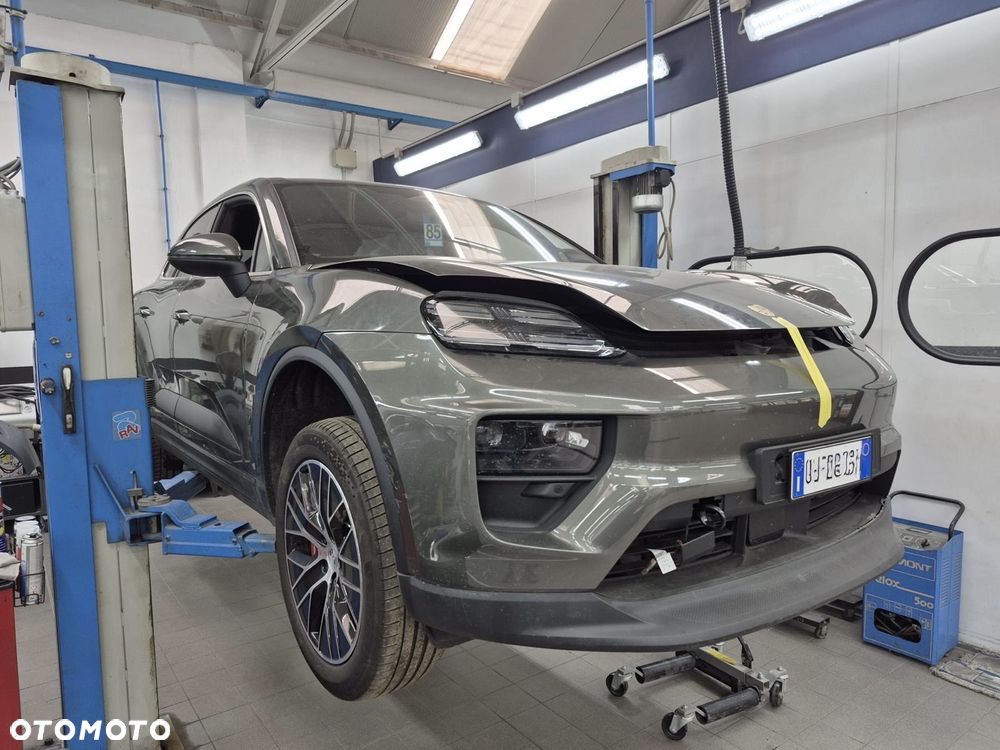 Porsche Macan - 17