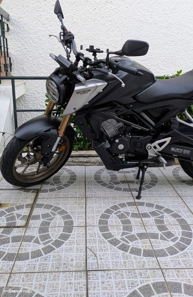 Honda CB - 1