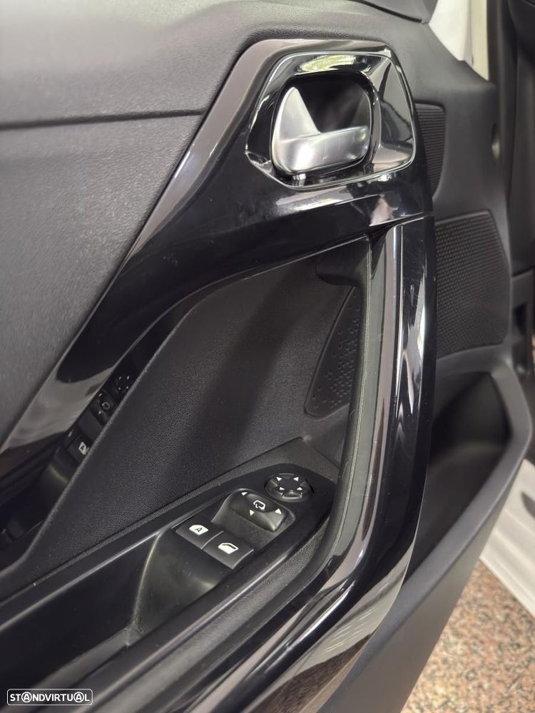 Peugeot 208 1.6 BlueHDi Allure - 10