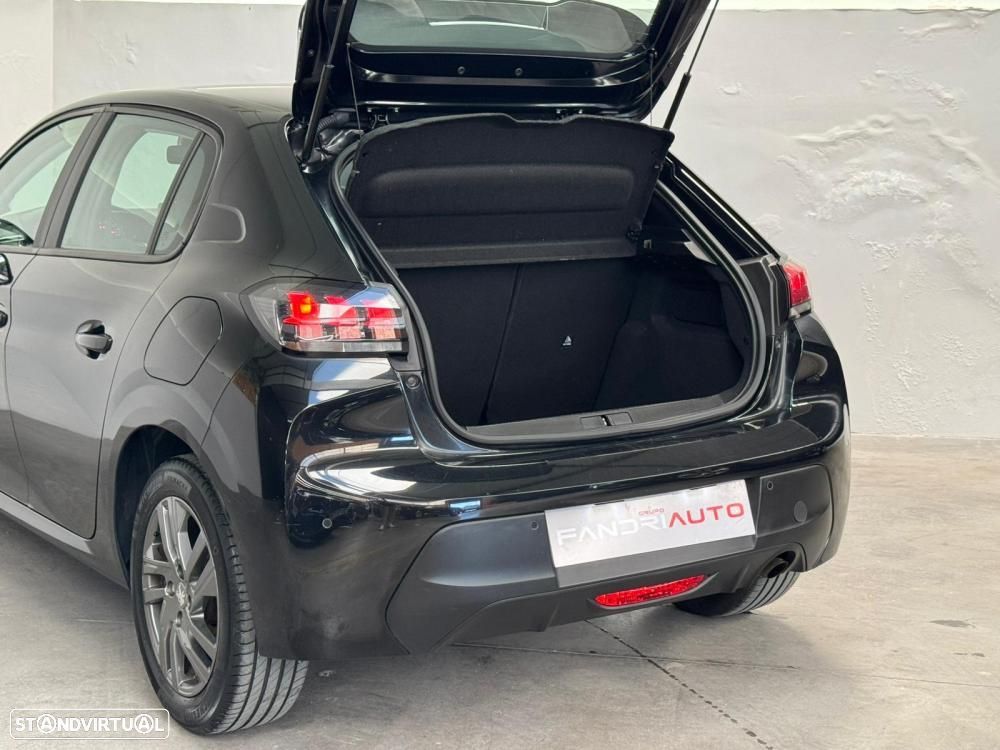 Peugeot 208 - 13