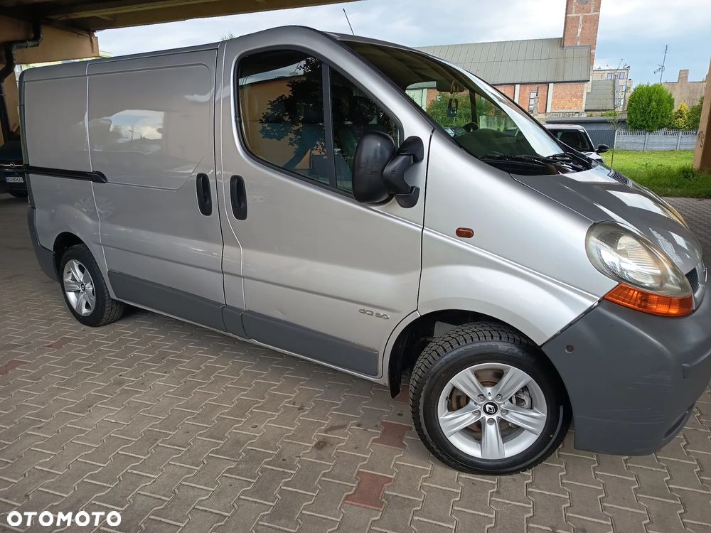 Renault TRAFIC - 9