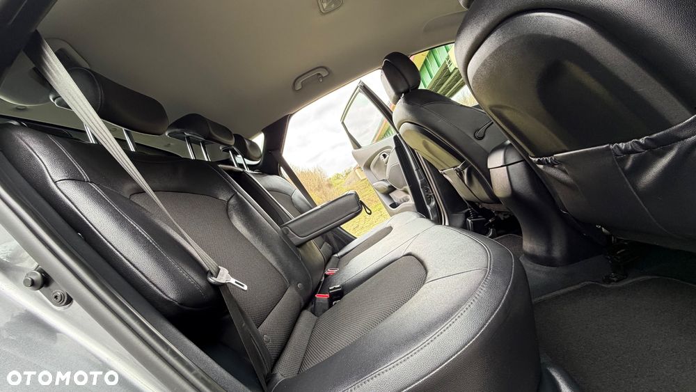 Hyundai ix35 1.6 2WD Fifa World Cup Edition - 28