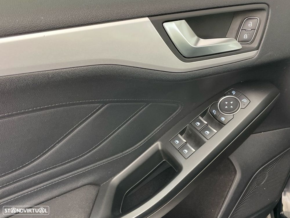 Ford Focus 1.0 EcoBoost Titanium - 16